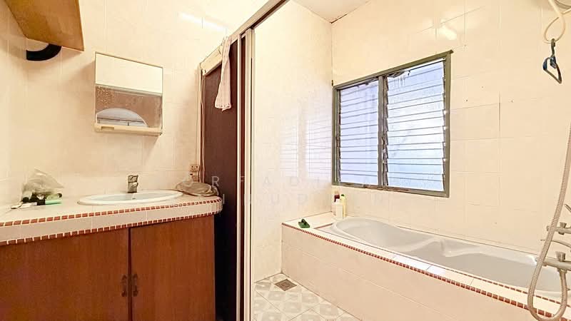 Taman Sri Andalas untuk Untuk Dijual - RM 450,000, Feb 2026 - Bathroom - PropertyGuru.com.my