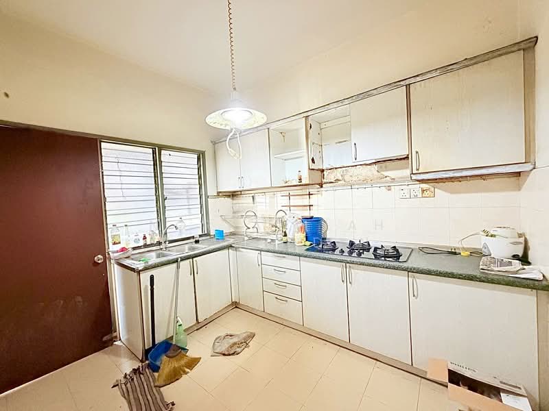 Taman Sri Andalas untuk Untuk Dijual - RM 450,000, Feb 2026 - Kitchen - PropertyGuru.com.my