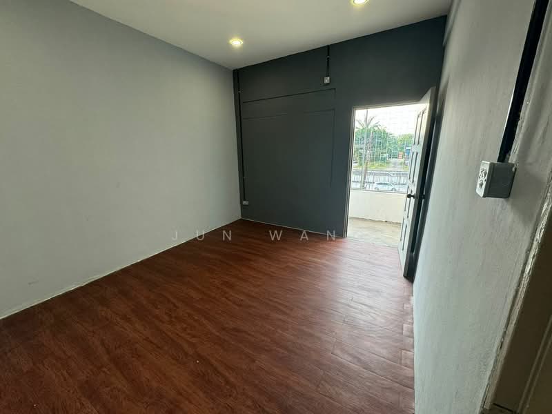 Shop for Sale in Taman Tasek (Johor Bahru) - Jun Wang - PropertyGuru.com.my
