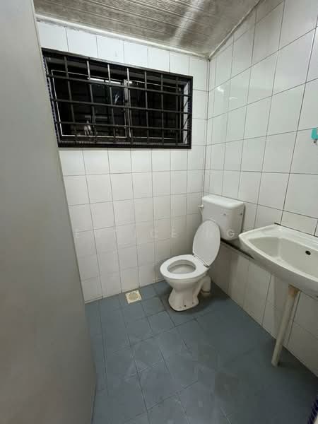 Untuk Dijual - Jalan Bunga kertas kulai