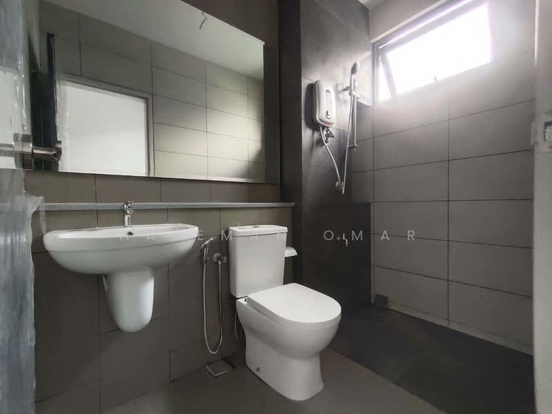 2-storey Terraced House for Sale in Elmina (Shah Alam) - Hazeman Omar - Bathroom - PropertyGuru.com.my