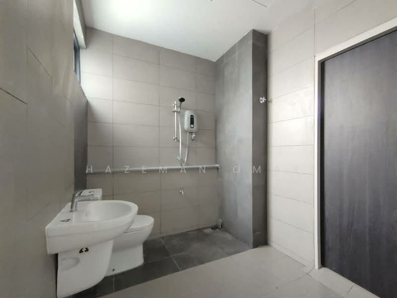 2-storey Terraced House for Sale in Elmina (Shah Alam) - Hazeman Omar - Bathroom - PropertyGuru.com.my