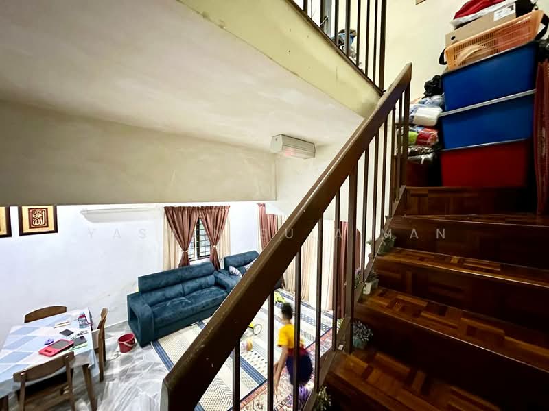 Desa Serdang untuk Untuk Dijual - RM 560,000, Feb 2026 - Living Room - PropertyGuru.com.my