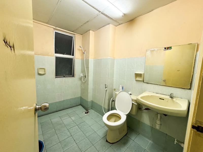 Condominium for Sale at Gurney Heights - Abid Sabarudin - Bathroom - PropertyGuru.com.my