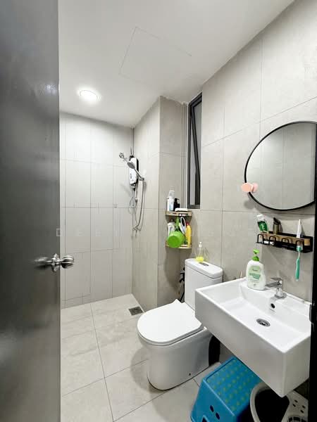Service Residence for Sale at Kenwingston Platz - Deeya Yusof - Bathroom - PropertyGuru.com.my