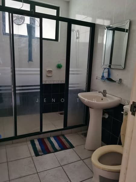 Riverine Emerald untuk Untuk Disewa - RM 2,000 /bulan, Feb 2026 - Bathroom - PropertyGuru.com.my