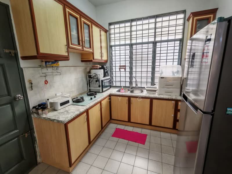 Taman Bukit Cheng untuk Untuk Dijual - RM 268,000, Feb 2026 - Kitchen - PropertyGuru.com.my