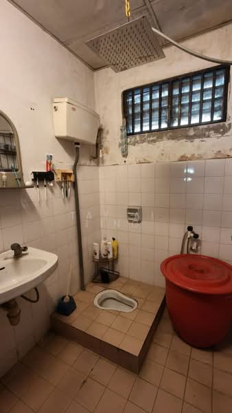 Factory for Sale in Senai (Johor) - Tay Ai Ting - Bathroom - PropertyGuru.com.my