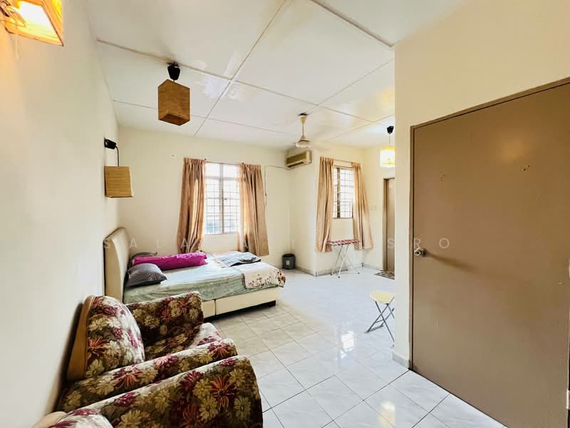 2-storey Terraced House for Sale in Usj 1 (Subang Jaya) - Salawati Busro - Bedroom - PropertyGuru.com.my
