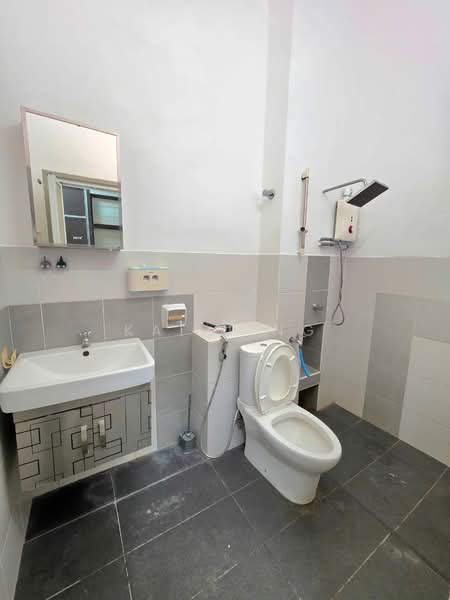 2-storey Terraced House for Rent in Bukit Indah (Iskandar Puteri (Nusajaya)) - Kai Jing - Bathroom - PropertyGuru.com.my
