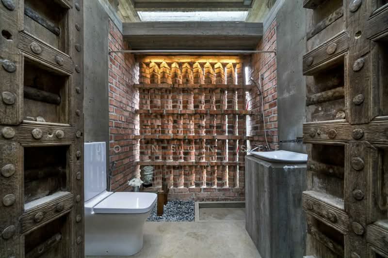 Bungalow for Sale in Bukit Gasing (Petaling Jaya) - Johnson See - Bathroom - PropertyGuru.com.my