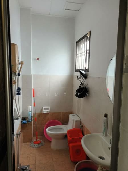 2-storey Terraced House for Sale in Taman Setia Indah (Tebrau) - Tommy Tai - Bathroom - PropertyGuru.com.my