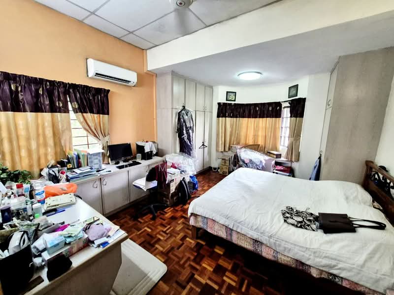 Seksyen 11 untuk Untuk Dijual - RM 2,390,000, Mac 2026 - Bedroom - PropertyGuru.com.my