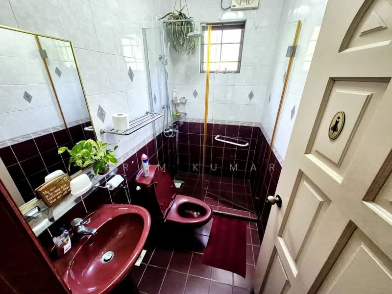 Seksyen 11 untuk Untuk Dijual - RM 2,390,000, Mac 2026 - Bathroom - PropertyGuru.com.my