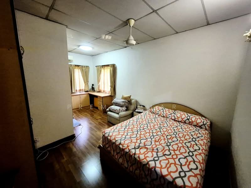 Seksyen 11 untuk Untuk Dijual - RM 2,390,000, Mac 2026 - Bedroom - PropertyGuru.com.my