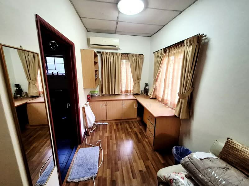 Seksyen 11 untuk Untuk Dijual - RM 2,390,000, Mac 2026 - Bedroom - PropertyGuru.com.my