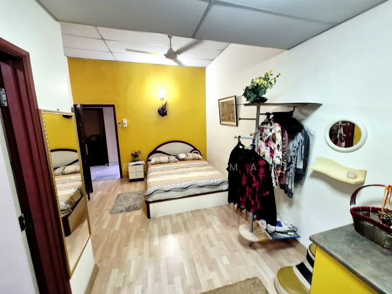 Seksyen 11 untuk Untuk Dijual - RM 2,390,000, Mac 2026 - Bedroom - PropertyGuru.com.my