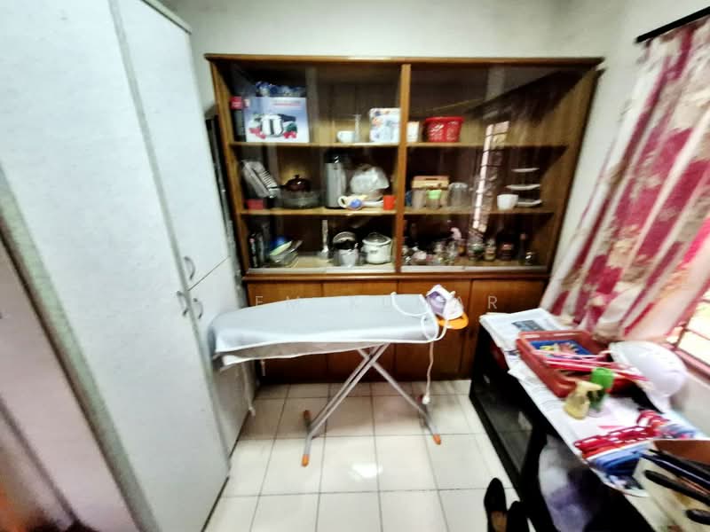 Seksyen 11 untuk Untuk Dijual - RM 2,390,000, Mac 2026 - Maid Room - PropertyGuru.com.my