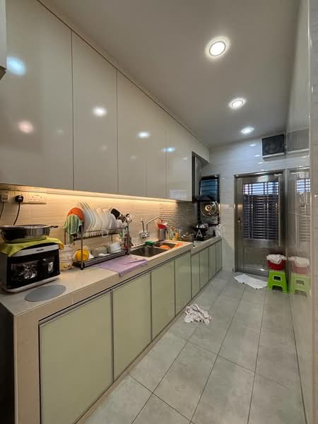 Cluster House for Sale in Taman Desa Tebrau (Tebrau) - Iden Tan - Kitchen - PropertyGuru.com.my