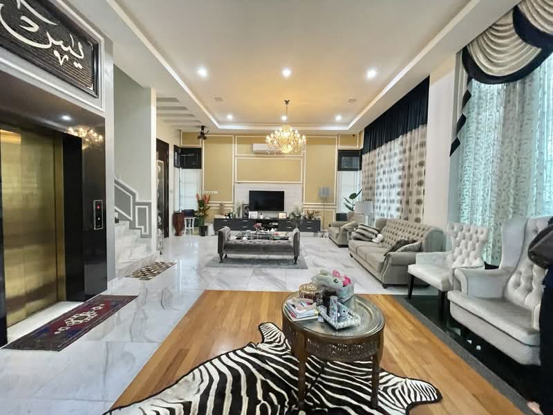 Semi-Detached House for Sale in Bukit Jelutong (Shah Alam) - Sheikh Imran - Living Room - PropertyGuru.com.my