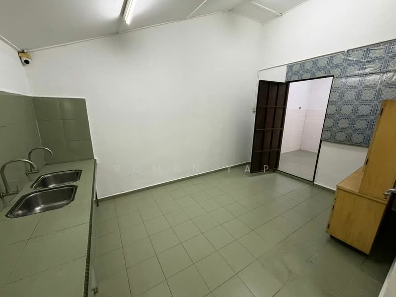 1-storey Terraced House for Sale in Bukit Beruntung (Selangor) - Roman Yap - Kitchen - PropertyGuru.com.my
