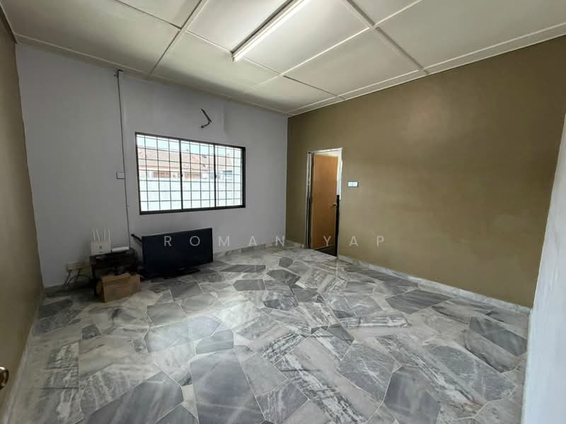1-storey Terraced House for Sale in Bukit Beruntung (Selangor) - Roman Yap - Living Room - PropertyGuru.com.my