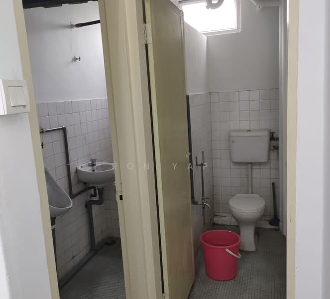 Office for Rent in Taman Desa Jaya (Kepong) - Ron Yap - Bathroom - PropertyGuru.com.my