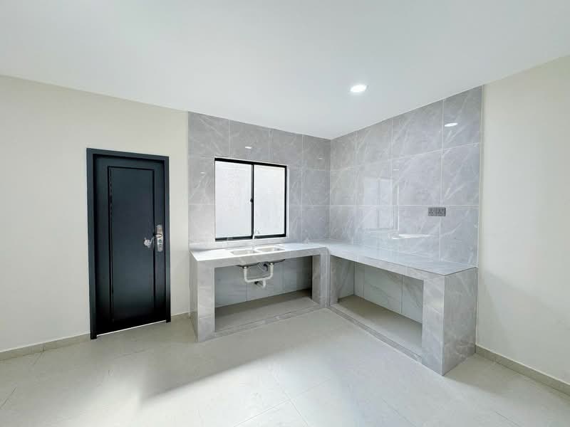 2-storey Terraced House for Sale in Taman Megah Ria (Masai) - Vanessa Lim - Kitchen - PropertyGuru.com.my