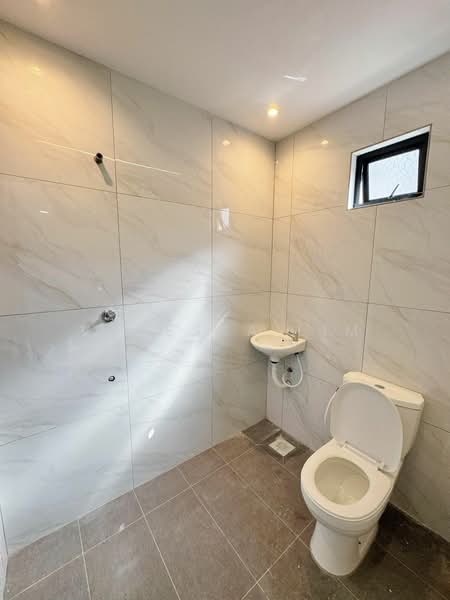 2-storey Terraced House for Sale in Taman Megah Ria (Masai) - Vanessa Lim - Bathroom - PropertyGuru.com.my