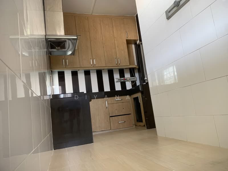 Damansara Utama untuk Untuk Disewa - RM 3,200 /bulan, Feb 2026 - Kitchen - PropertyGuru.com.my