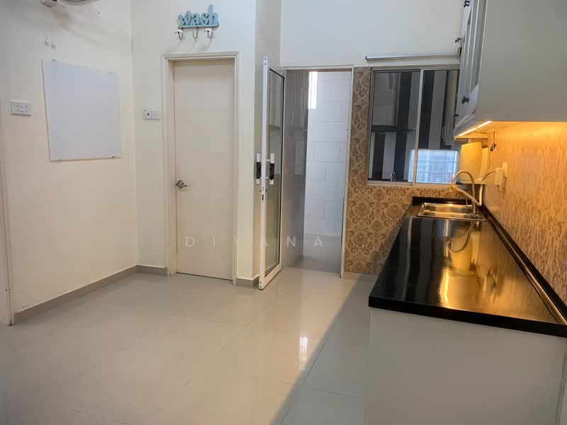 Damansara Utama untuk Untuk Disewa - RM 3,200 /bulan, Feb 2026 - Kitchen - PropertyGuru.com.my