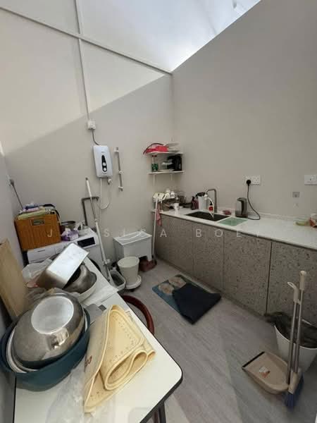 Retail Office for Rent in Johor Bahru (Johor) - Jessica Boey - Kitchen - PropertyGuru.com.my