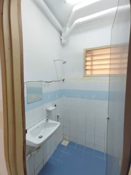 Apartment for Sale at Pangsapuri Seri Jati - Alvin Lim - Bathroom - PropertyGuru.com.my
