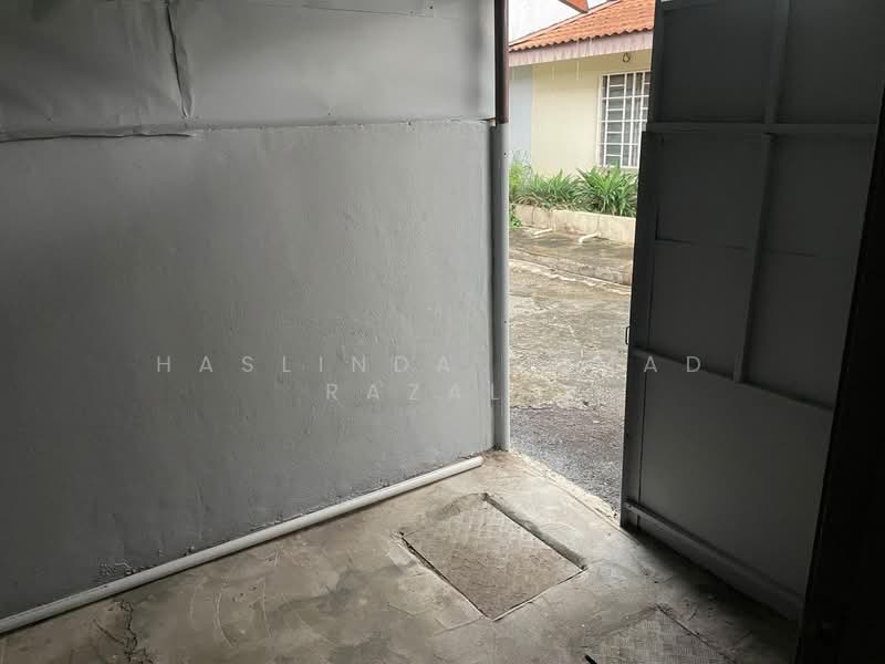 2-storey Terraced House for Sale in Taman Tasik Puchong (Puchong) - Haslinda Ahmad Razali - Exterior - PropertyGuru.com.my
