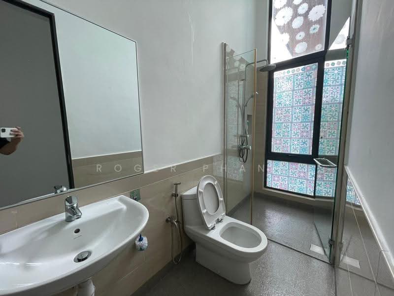 Zero-Lot Bungalow for Sale in Subang Jaya (Selangor) - Roger Phang - Bathroom - PropertyGuru.com.my