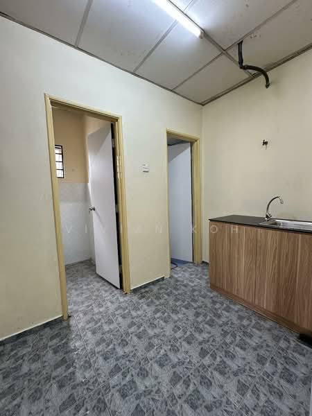 Kedai / Pejabat untuk Disewa di Taman Kota Pendamar (Klang) - Vivian Koh - Kitchen - PropertyGuru.com.my