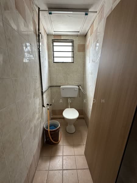 Kedai / Pejabat untuk Disewa di Taman Kota Pendamar (Klang) - Vivian Koh - Bathroom - PropertyGuru.com.my