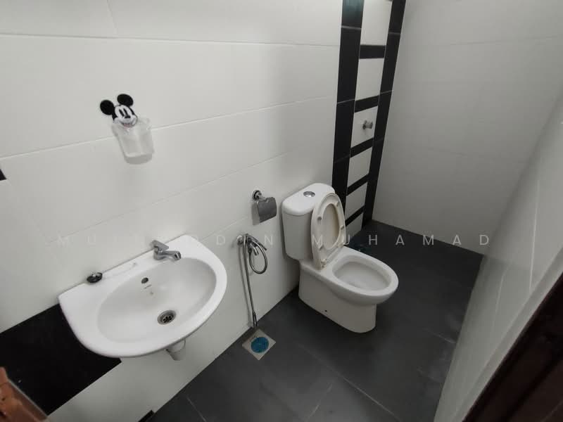2-storey Terraced House for Rent in Teluk Intan (Perak) - Muinuddin Muhamad - Bathroom - PropertyGuru.com.my