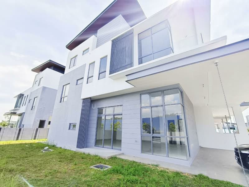 Semi-Detached House for Sale in Shah Alam (Selangor) - Aizuddin Ali - Exterior - PropertyGuru.com.my