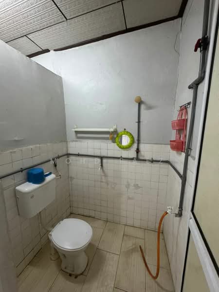 Taman Ungku Tun Aminah untuk Untuk Dijual - RM 390,000, Feb 2026 - Bathroom - PropertyGuru.com.my