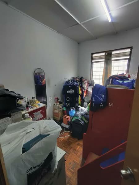 2-storey Terraced House for Sale in Taman TTDI Jaya (Shah Alam) - Thiruchelvi Supramaniam - Bedroom - PropertyGuru.com.my