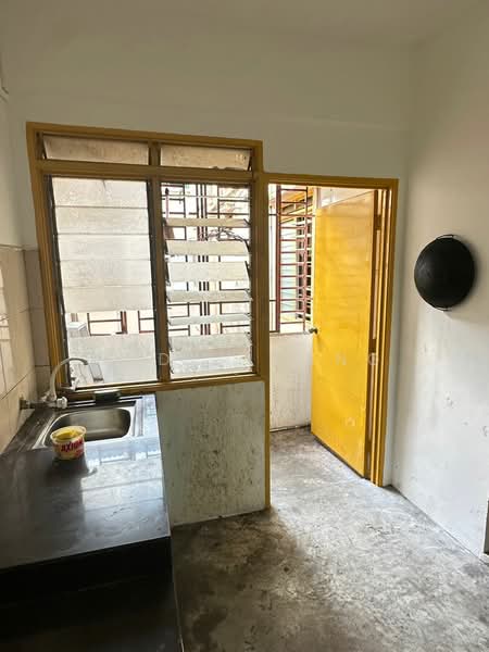 Flat Bukit Indah untuk Untuk Dijual - RM 230,000, Feb 2026 - Kitchen - PropertyGuru.com.my