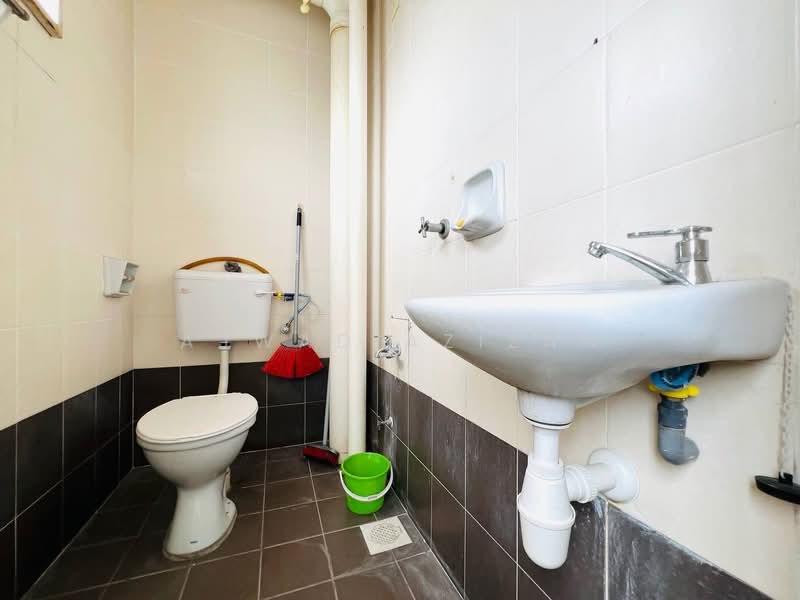 Apartment for Sale at Taman Medan Jaya Apartment - Ajwad Azizan - Bathroom - PropertyGuru.com.my