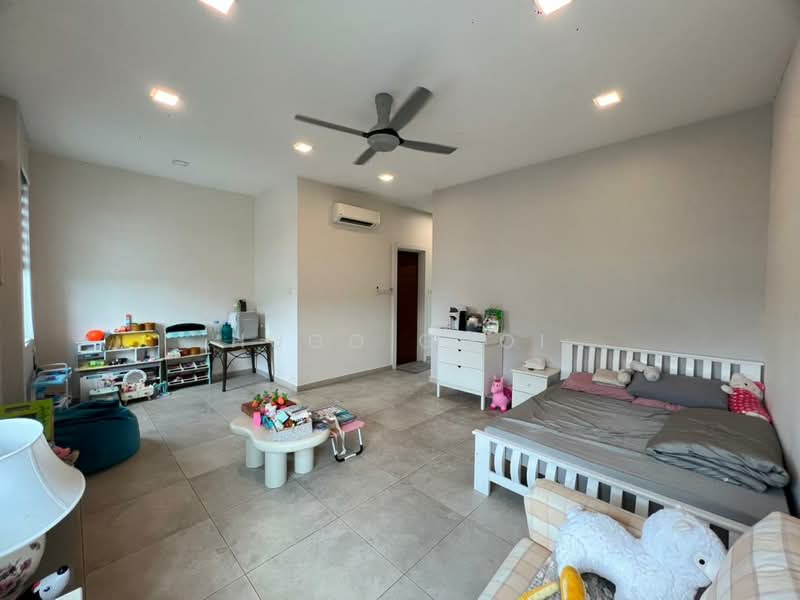 Bungalow for Rent in Seri Kembangan (Selangor) - Hugo Gooi - Bedroom - PropertyGuru.com.my