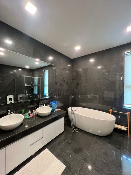 Bungalow for Rent in Seri Kembangan (Selangor) - Hugo Gooi - Bathroom - PropertyGuru.com.my