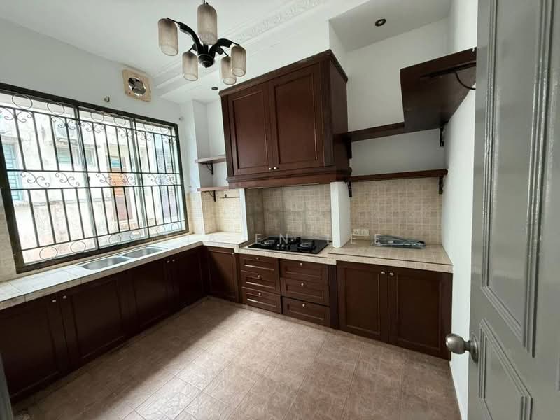 2-storey Terraced House for Sale in Taman Mount Austin (Tebrau) - Jia En Lee - Kitchen - PropertyGuru.com.my