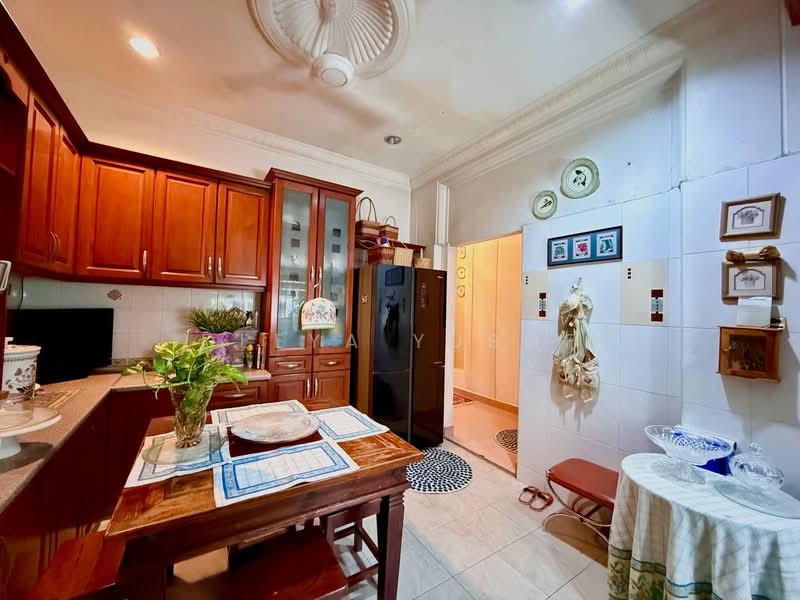 2.5-storey Terraced House for Sale in Seksyen 7 (Shah Alam) - Deeya Yusof - Kitchen - PropertyGuru.com.my