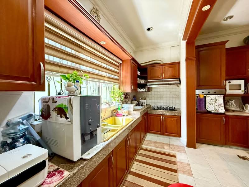 2.5-storey Terraced House for Sale in Seksyen 7 (Shah Alam) - Deeya Yusof - Kitchen - PropertyGuru.com.my