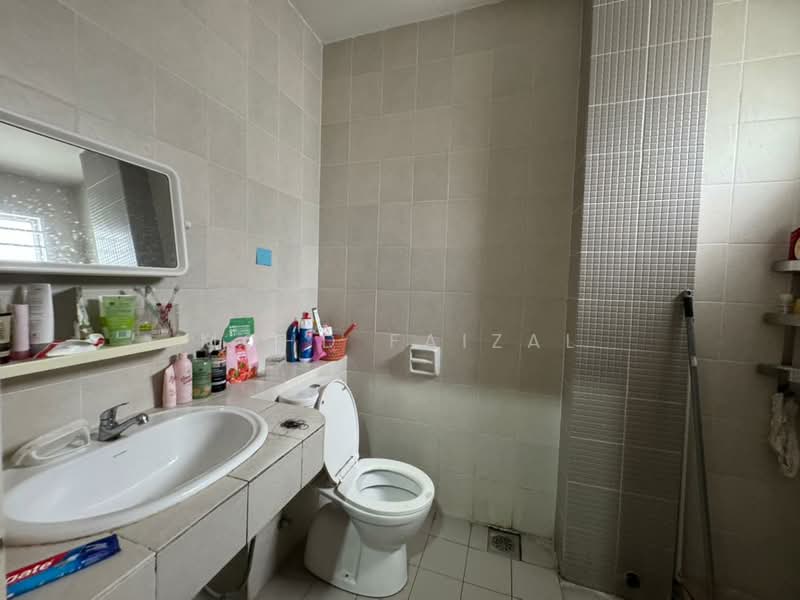 Semi-Detached House for Sale in Kajang (Selangor) - Mohd Faizal - Bathroom - PropertyGuru.com.my