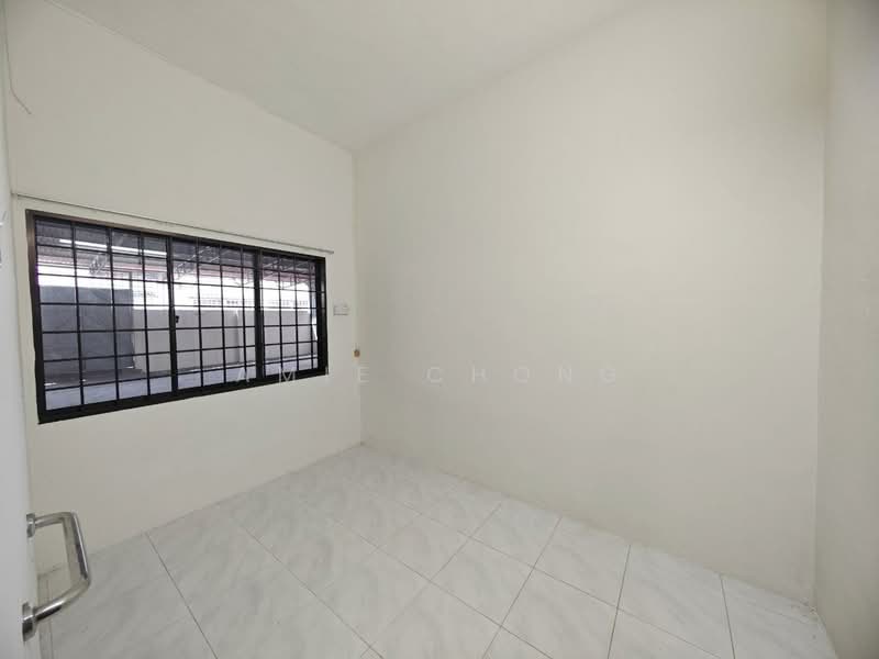 Lahat Double Storey Semi D Fully Extended For Sale untuk Untuk Dijual - RM 470,000, Feb 2026 - Bedroom - PropertyGuru.com.my